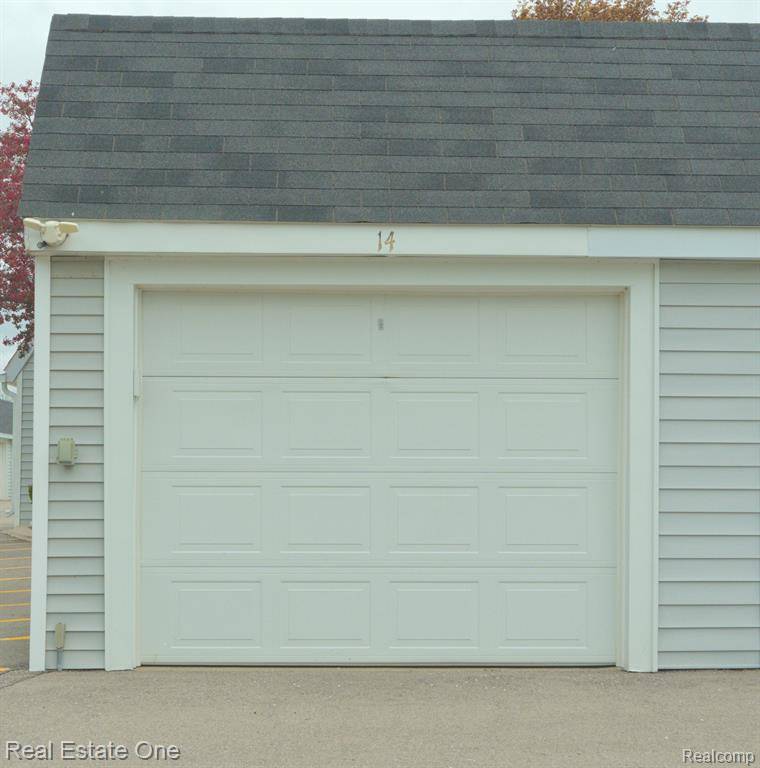 Waterford Twp, MI 48328,3553 PORT COVE Drive 43