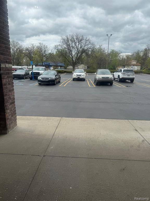 Livonia, MI 48152,29111 W 8 MILE  Road