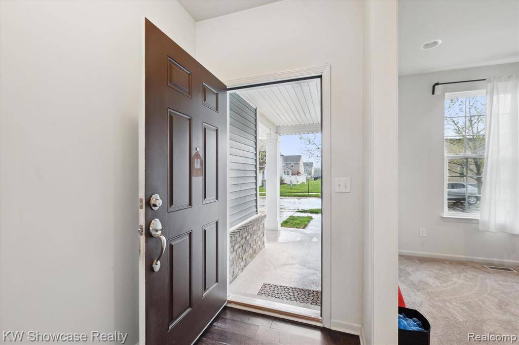 Wixom, MI 48393,3236 CURTIS