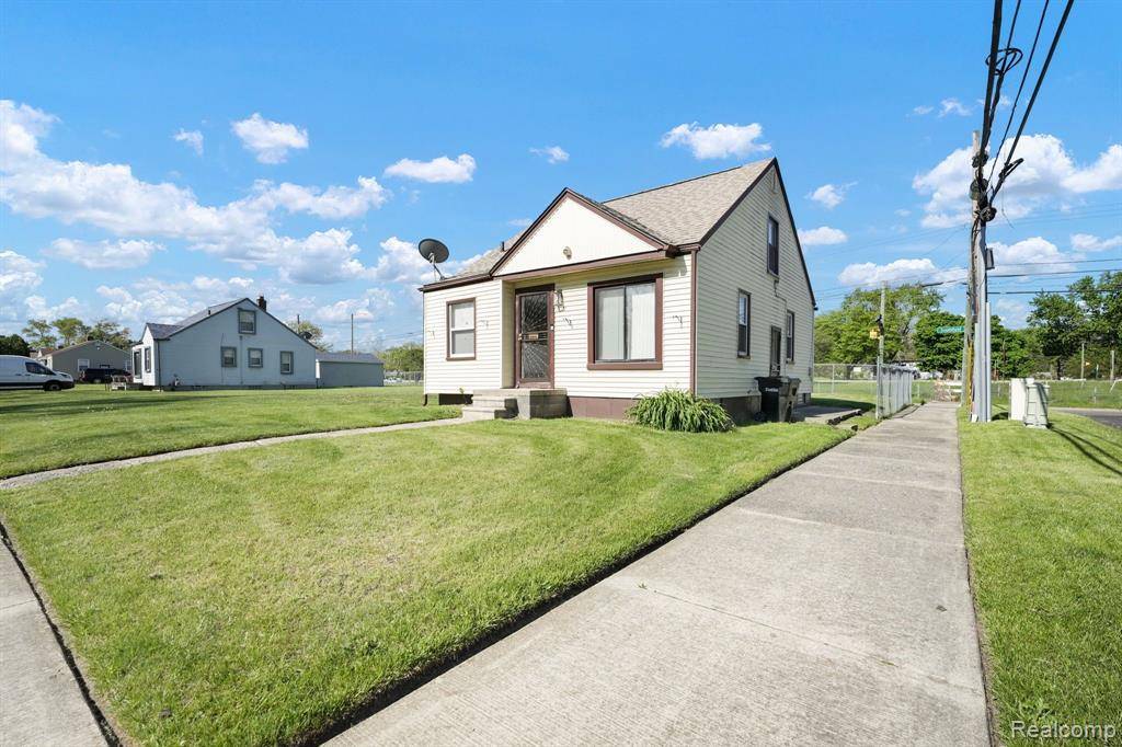 Detroit, MI 48235,19377 FENMORE Street