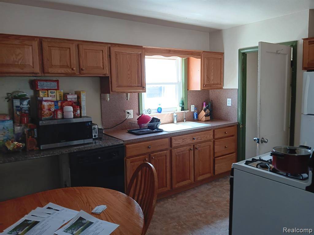 Lincoln Park, MI 48146,2209 PROGRESS Avenue