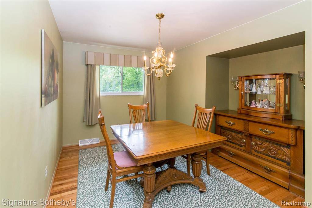Troy, MI 48085,6279 WALKER Court