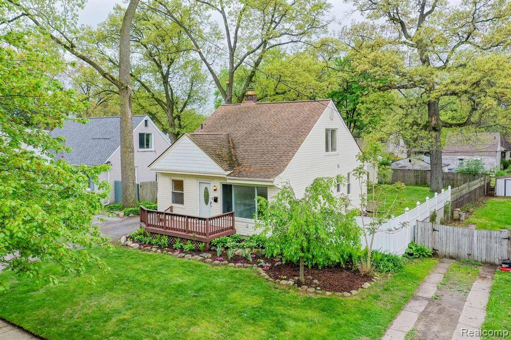 Oak Park, MI 48237,23501 MAJESTIC Street
