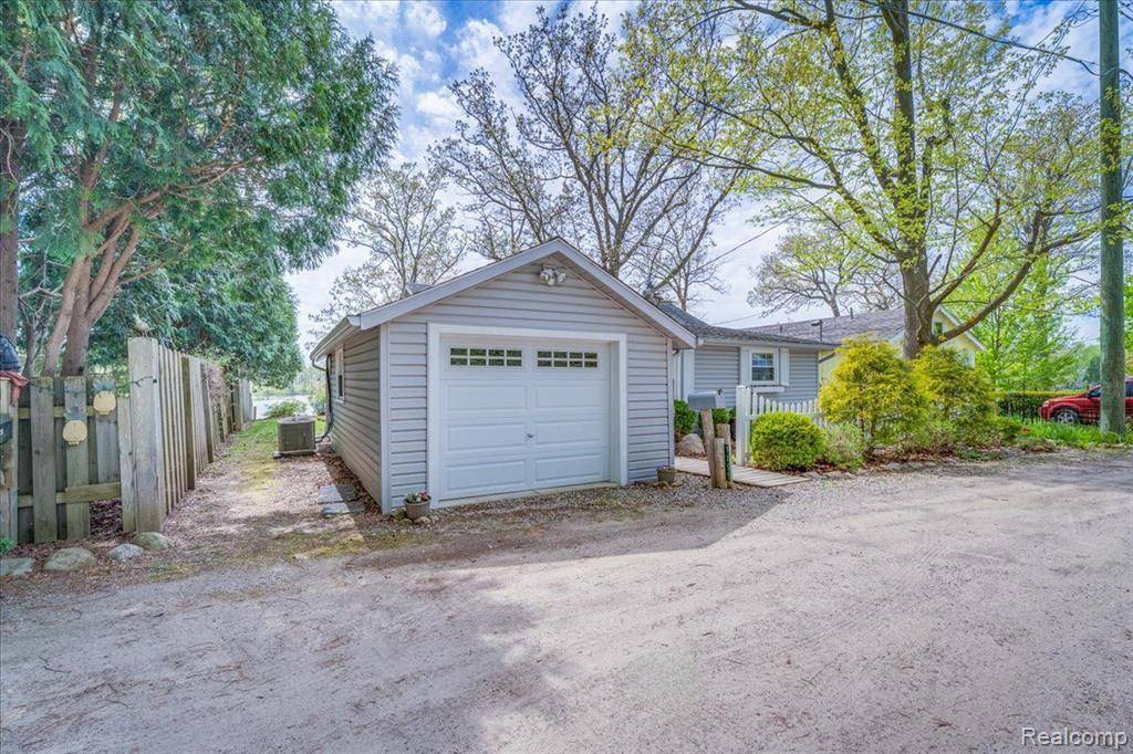 Rose Twp, MI 48442,9055 CLINTON Street