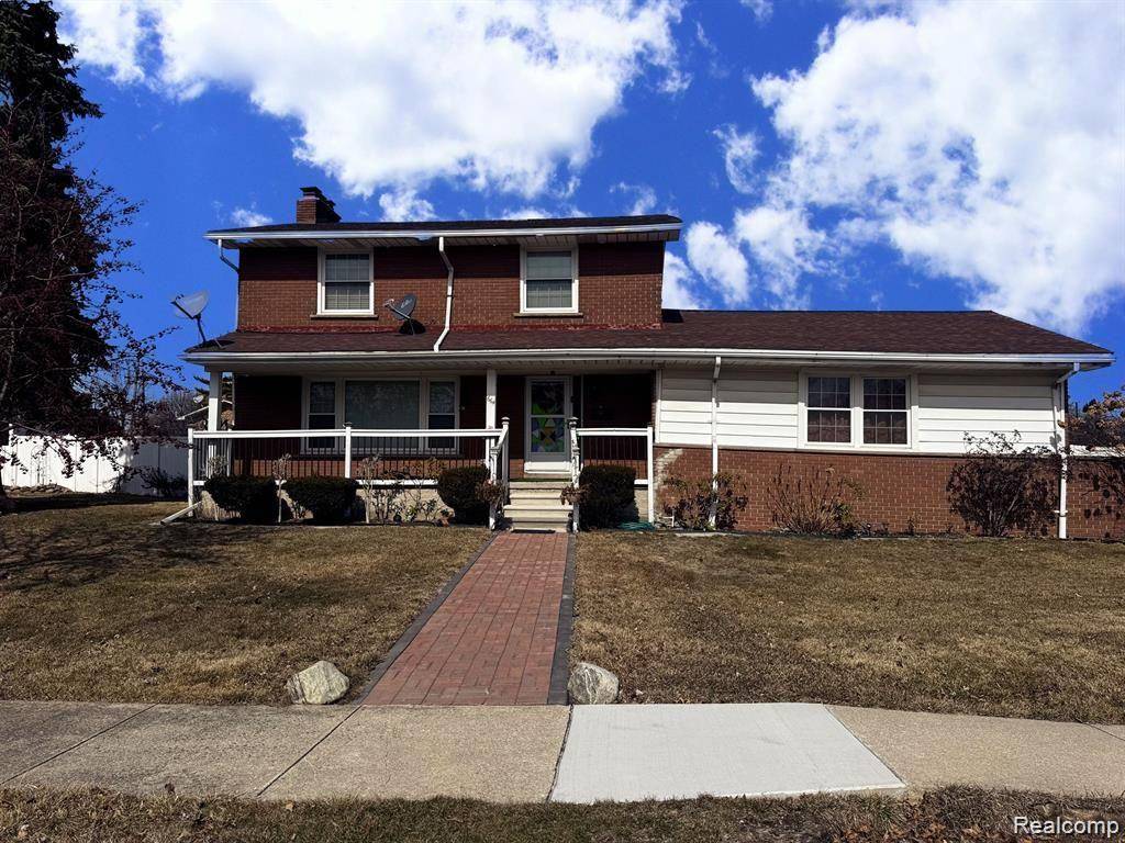 Lincoln Park, MI 48146,664 BUCKINGHAM Avenue