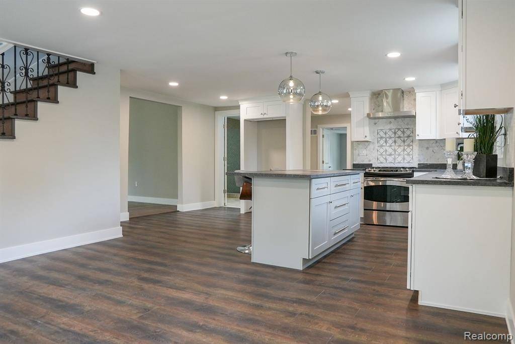 Romeo Vlg, MI 48065,278 W SAINT CLAIR Street