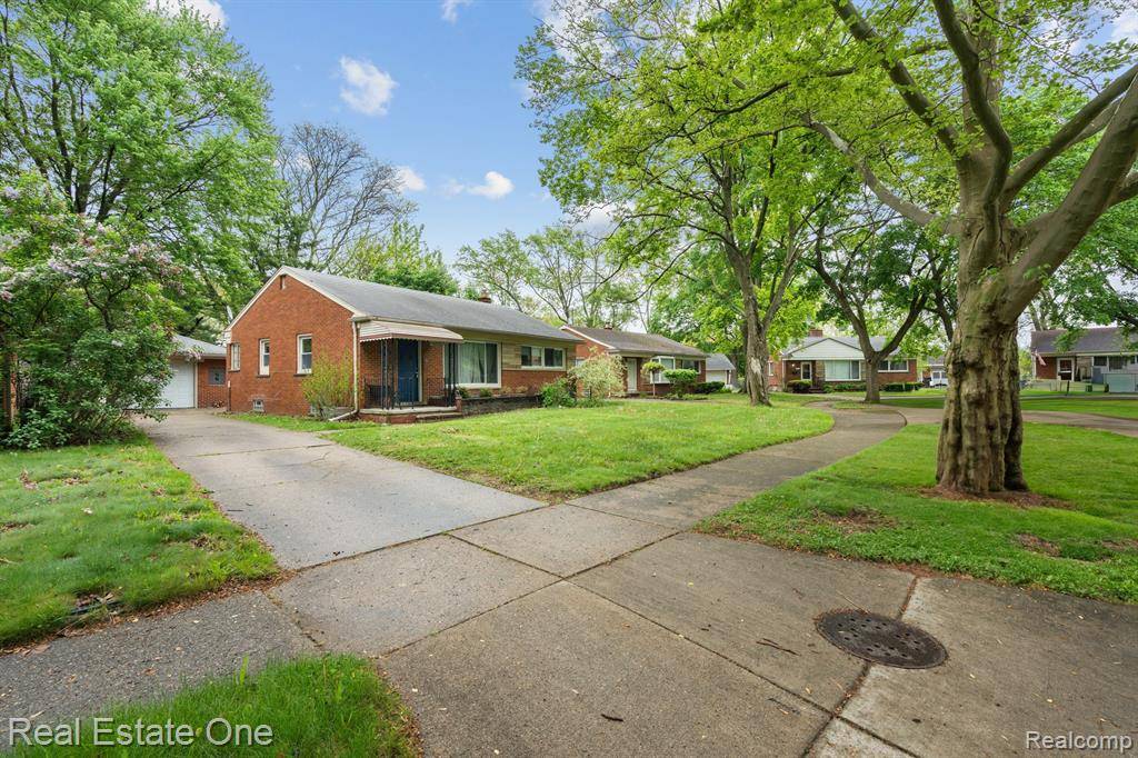 Oak Park, MI 48237,24200 KIPLING Street