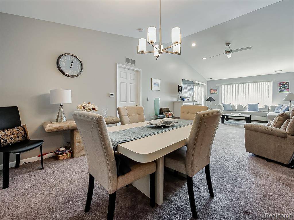 Macomb Twp, MI 48044,16399 CHATHAM Drive