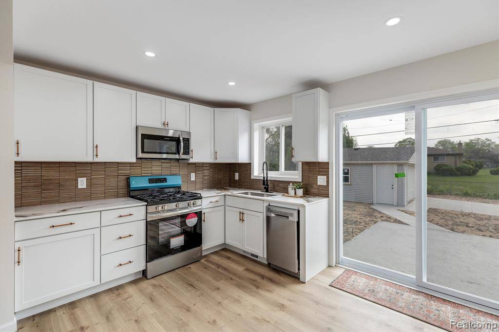 Royal Oak Twp, MI 48220,21406 MAJESTIC Avenue