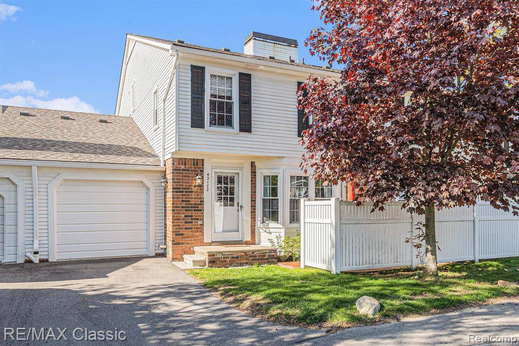 Plymouth Twp, MI 48170,42173 OLD POND Circle