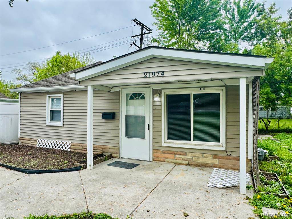Warren, MI 48089,21974 ELROY Avenue
