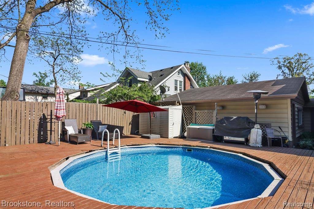 Royal Oak, MI 48067,233 GARDENIA Avenue