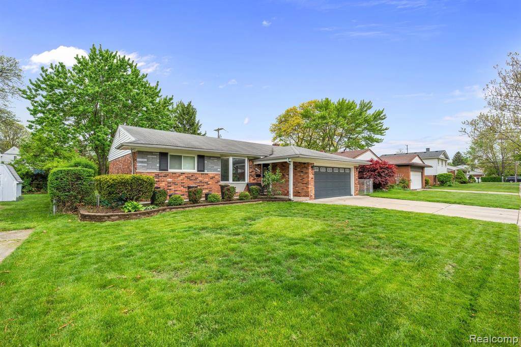 Livonia, MI 48154,29253 LYNDON Street