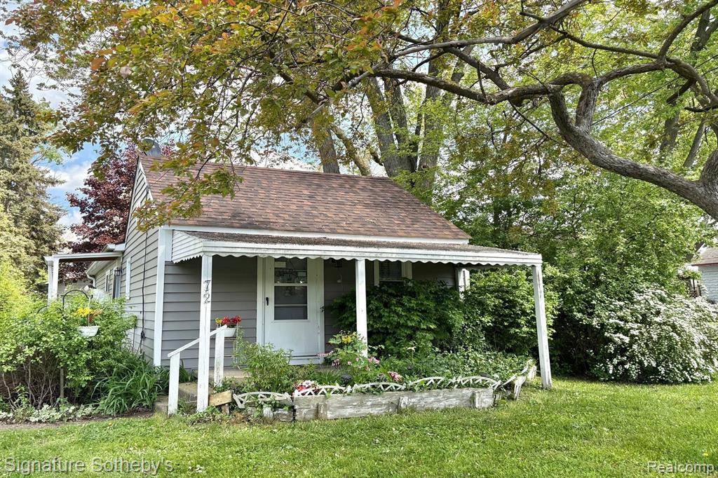Waterford Twp, MI 48328,72 MARION Avenue