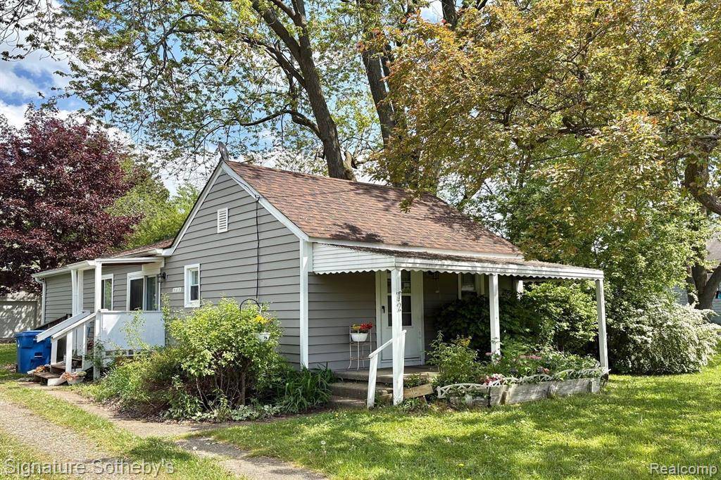 Waterford Twp, MI 48328,72 MARION Avenue