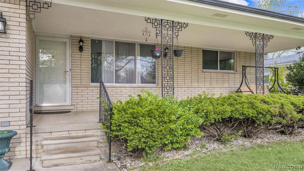 Sterling Heights, MI 48312,37370 GREGORY Drive
