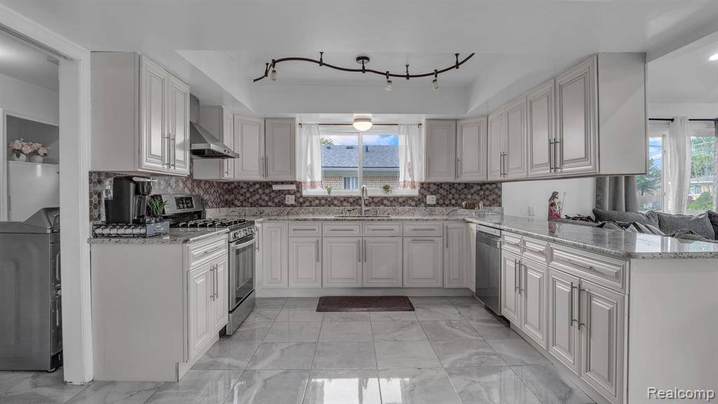 Sterling Heights, MI 48312,37370 GREGORY Drive
