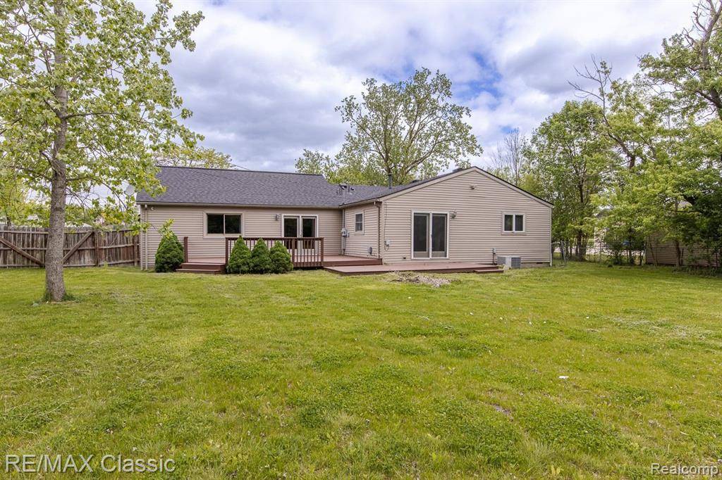 Farmington Hills, MI 48336,29723 HEMLOCK Avenue
