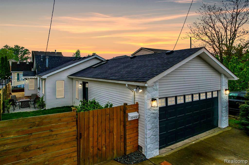 St. Clair Shores, MI 48081,22432 MAPLE Street