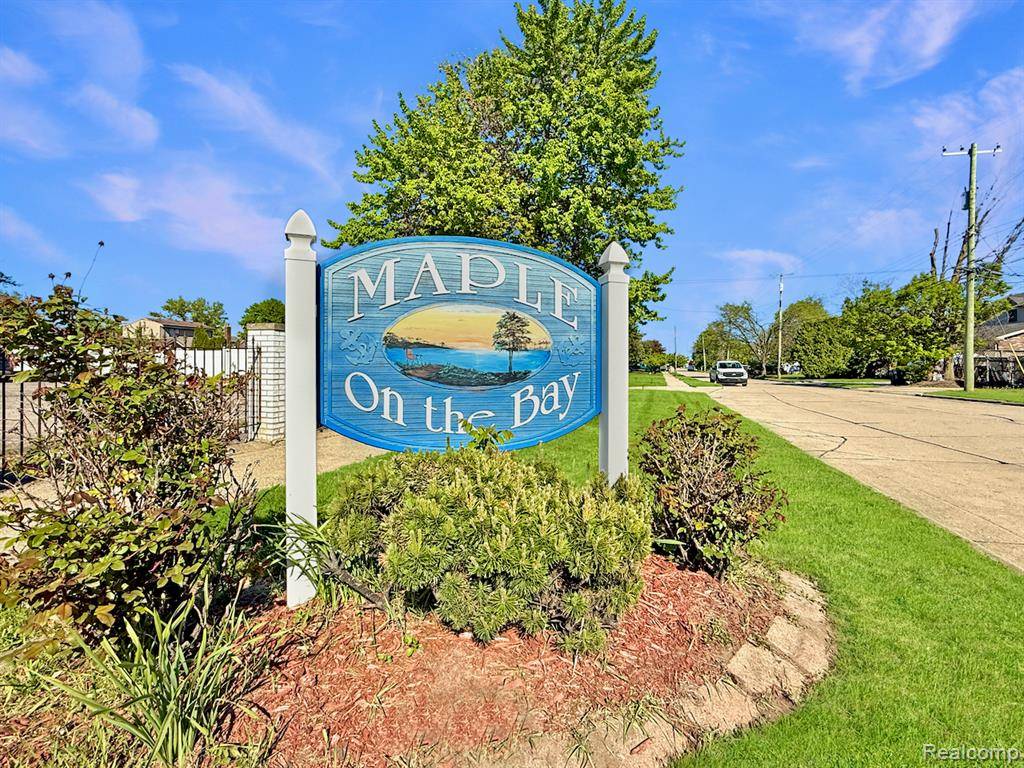 St. Clair Shores, MI 48081,22432 MAPLE Street