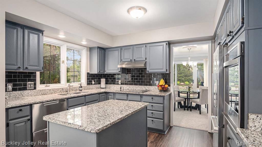 Genoa Twp, MI 48116,4659 PINE EAGLES Drive 33