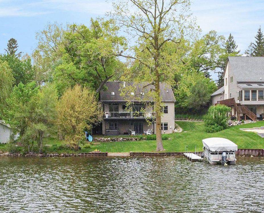 Brighton Twp, MI 48114,8003 GRAND RIVER Road