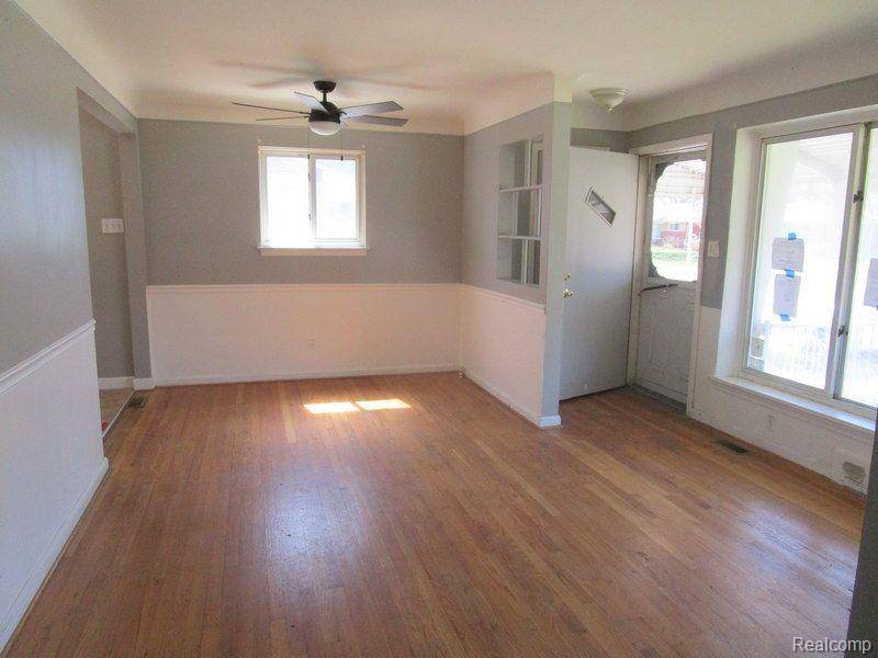 Eastpointe, MI 48021,23100 SCHROEDER Avenue