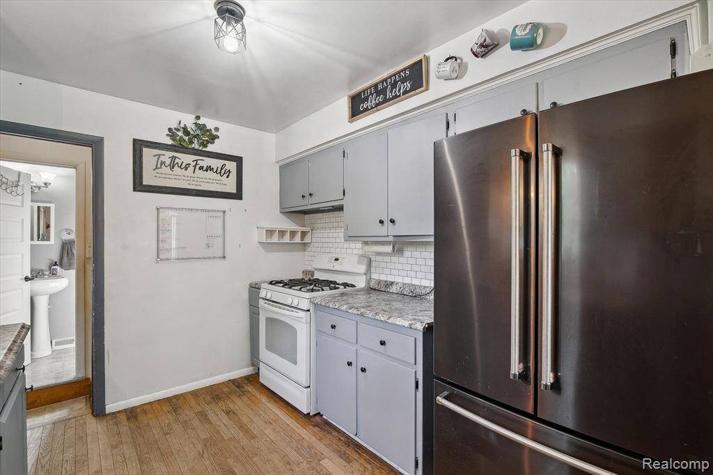 Waterford Twp, MI 48328,1247 ORCHID Street