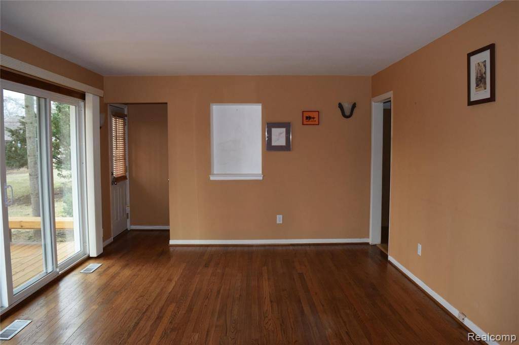 Farmington Hills, MI 48331,28519 GREEN WILLOW Street