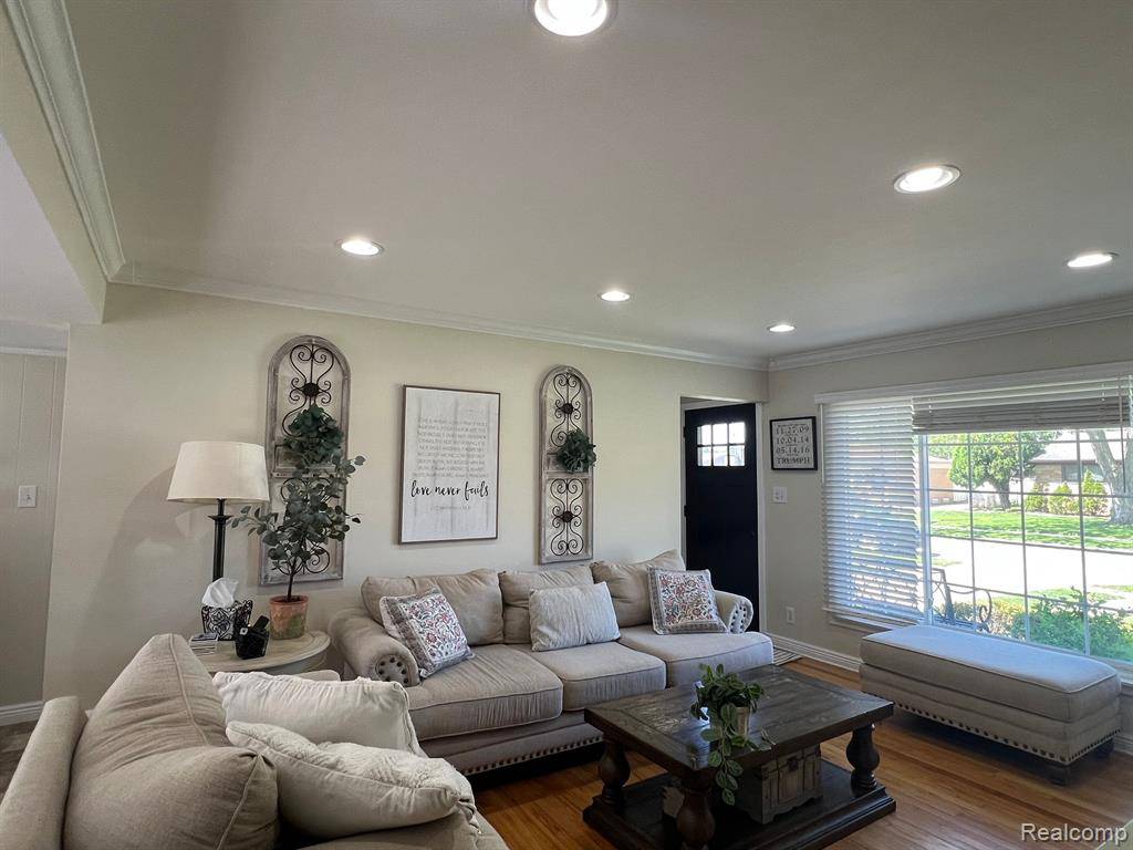 Garden City, MI 48135,32556 JAMES Street
