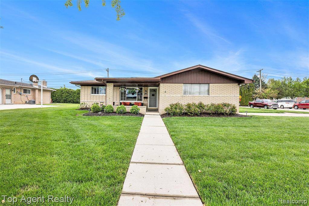 Sterling Heights, MI 48312,36602 WAYNE Drive