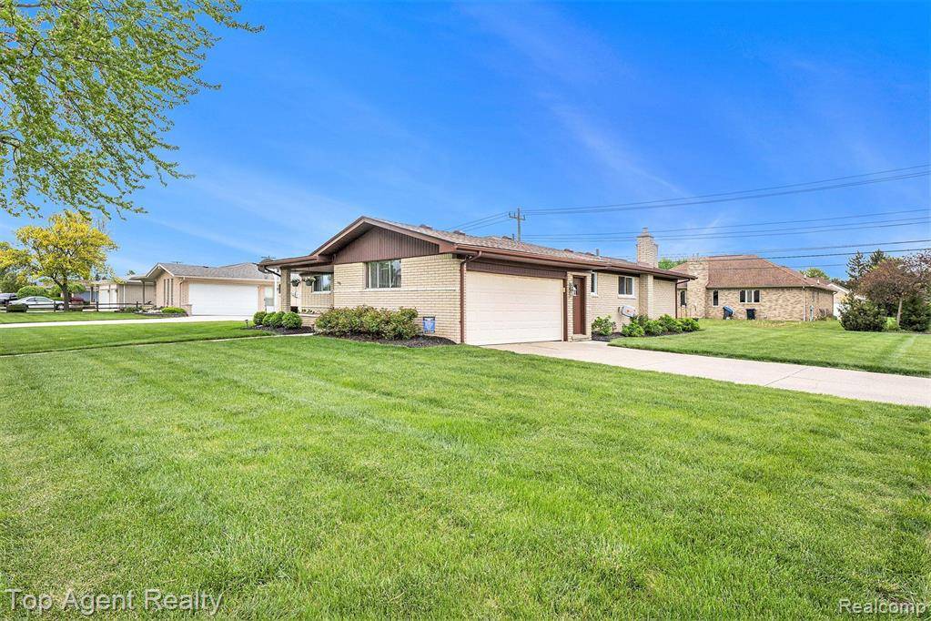 Sterling Heights, MI 48312,36602 WAYNE Drive