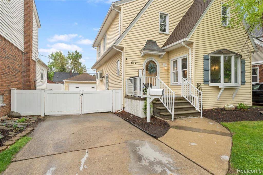 Wyandotte, MI 48192,637 EMMONS Boulevard