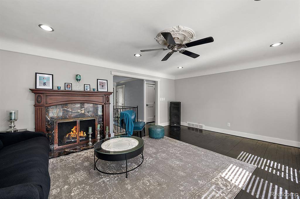 Bloomfield Twp, MI 48301,6491 HILLS Drive