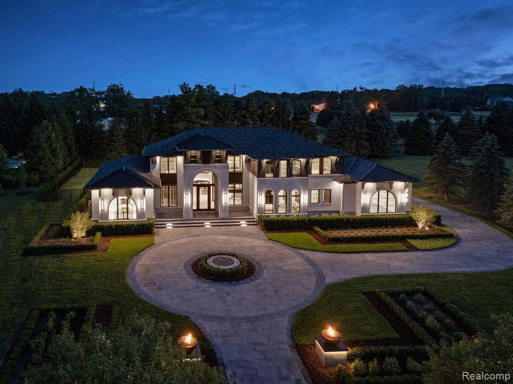 Bloomfield Hills, MI 48304,600 Chase Lane