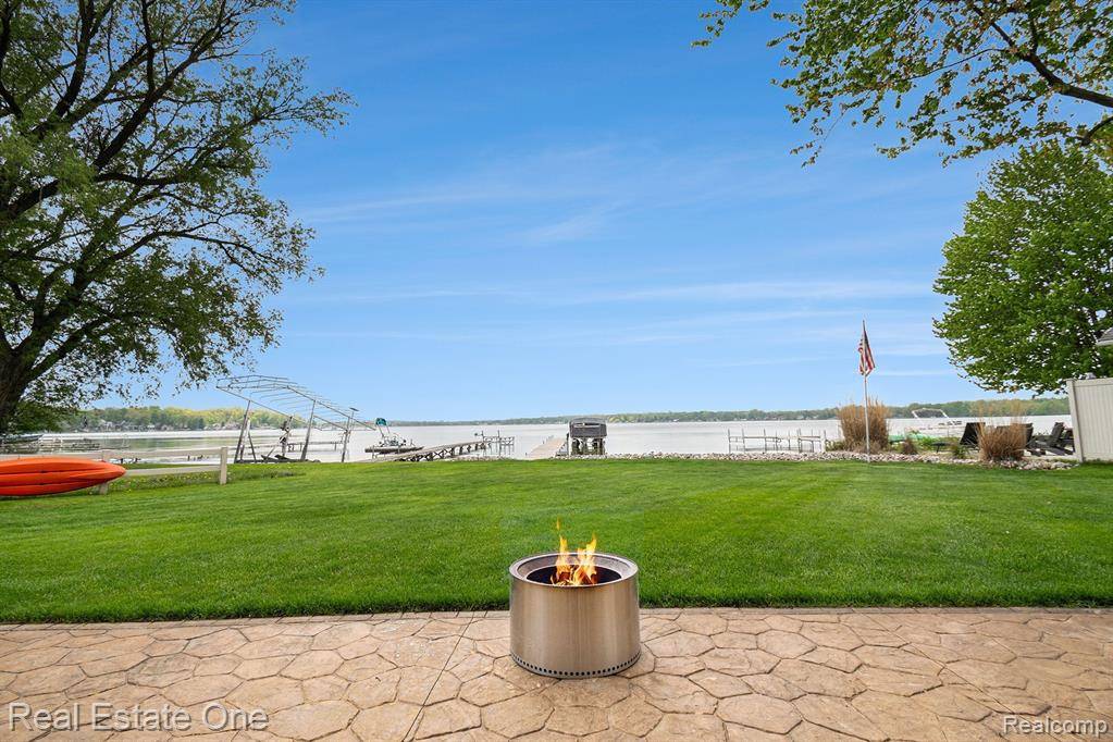 Clarence Twp, MI 49284,1171 N SHORE Drive