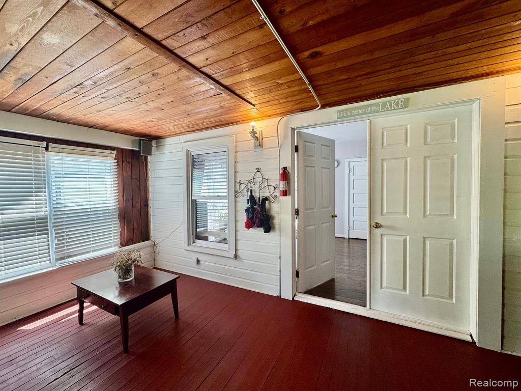 West Bloomfield Twp, MI 48324,2460 HOOVER Avenue