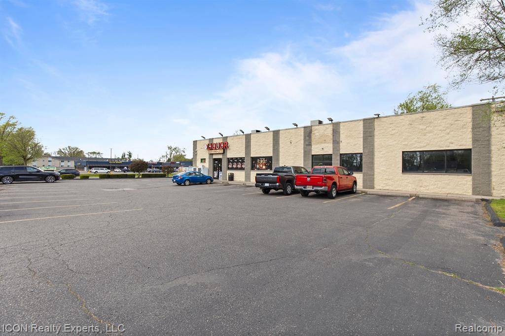 Oak Park, MI 48237,10840 W 9 MILE Road