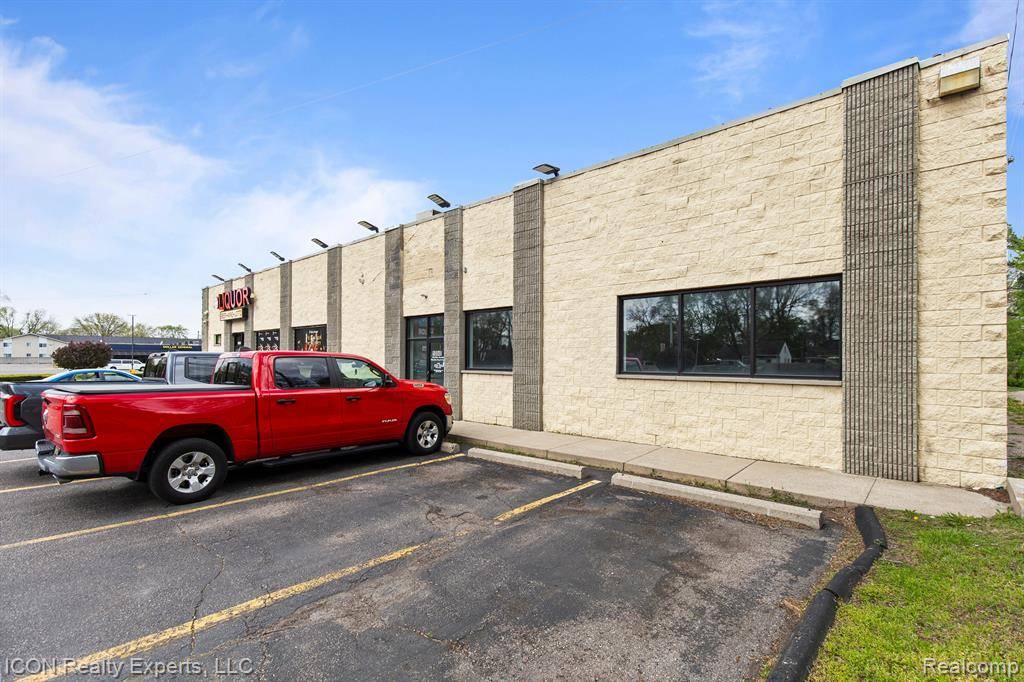 Oak Park, MI 48237,10840 W 9 MILE Road