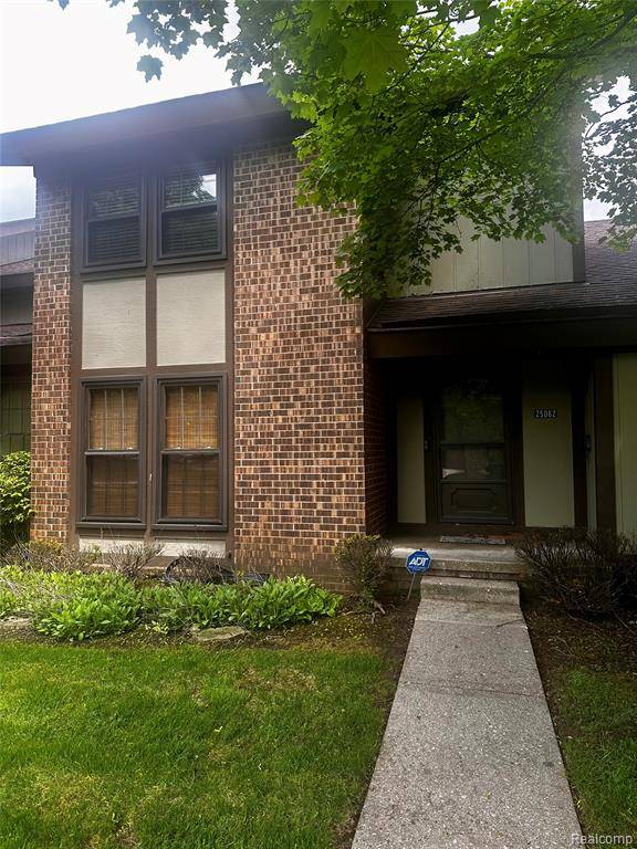 Southfield, MI 48033,25062 OAKBROOKE Drive NW 25062 121
