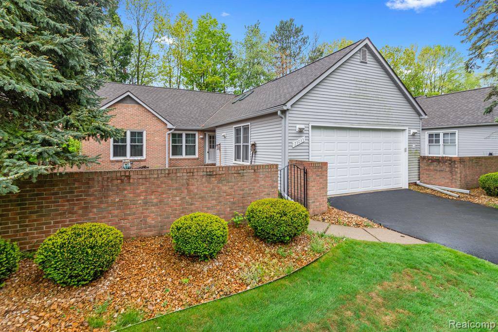 Farmington, MI 48336,23033 FARMINGTON Road