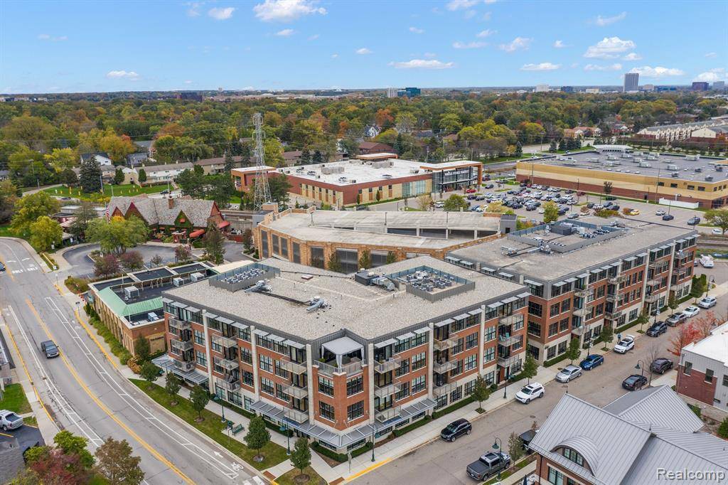 Birmingham, MI 48009,2051 VILLA Road 204
