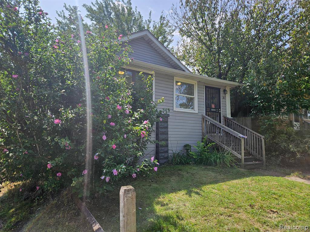 Ecorse, MI 48229,74 E ROCKWOOD Street