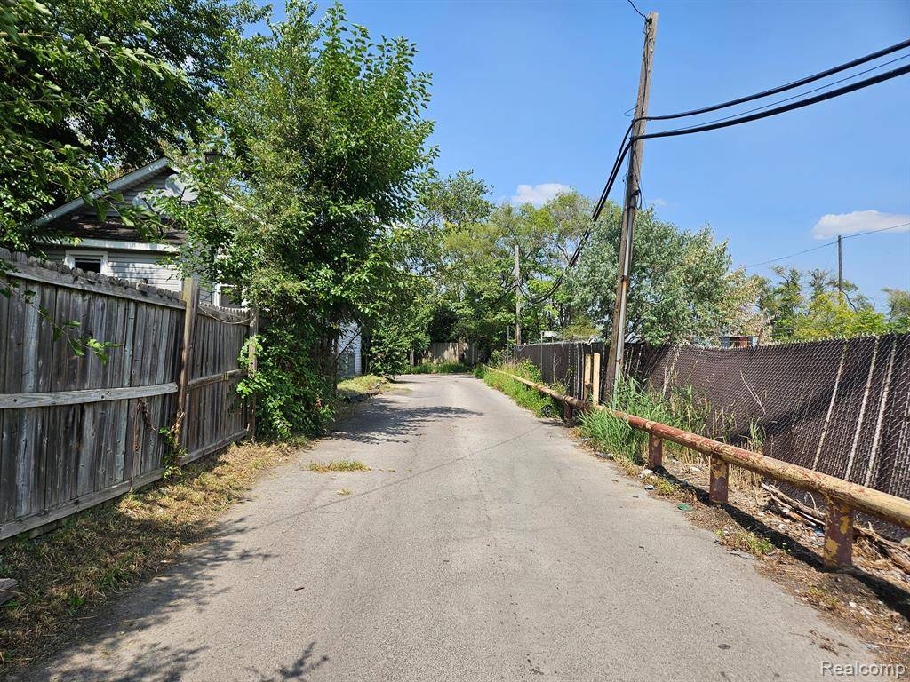 Ecorse, MI 48229,74 E ROCKWOOD Street