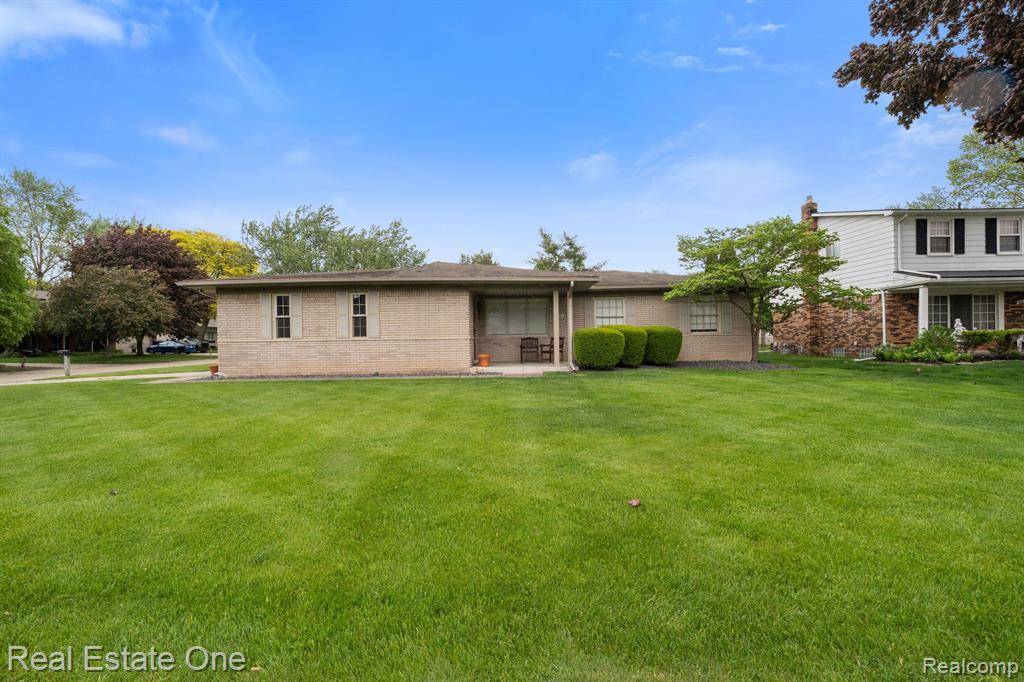 Clinton Twp, MI 48038,39664 Cadborough  Drive