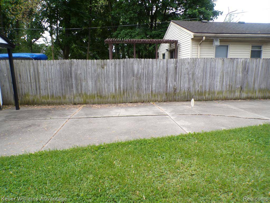Detroit, MI 48228,9546 WESTWOOD Street