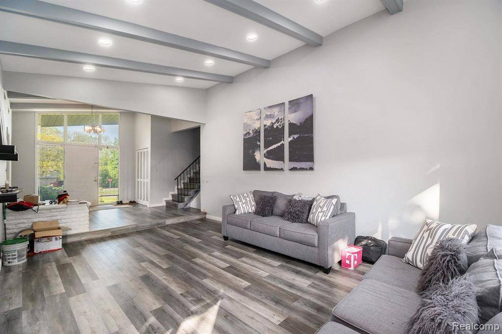 West Bloomfield Twp, MI 48322,5590 PEMBURY Lane