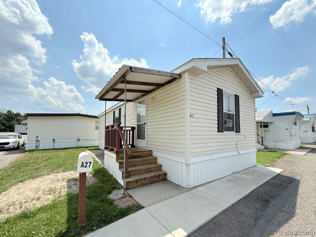 Farmington Hills, MI 48336,22600 MIDDLEBELT Road, Lot A-27