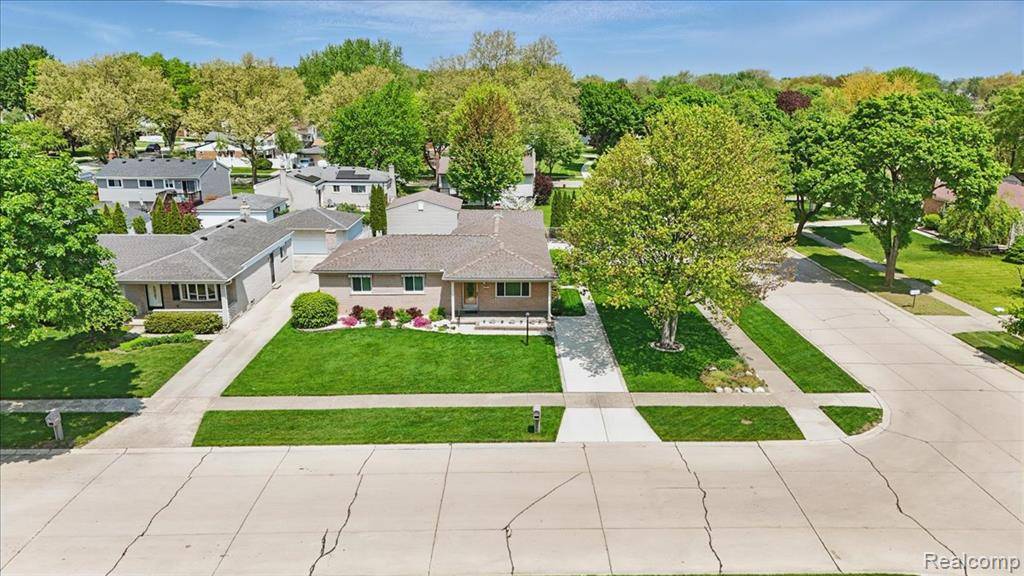 Sterling Heights, MI 48313,14657 ALPENA Drive