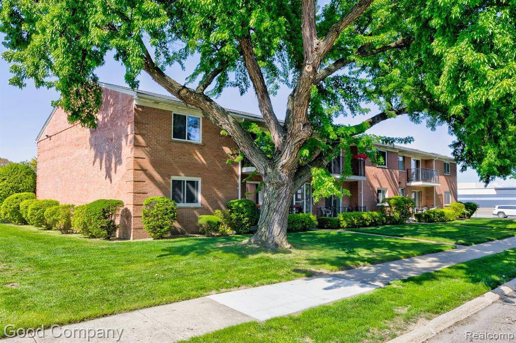 Roseville, MI 48066,19585 MASONIC Boulevard 21